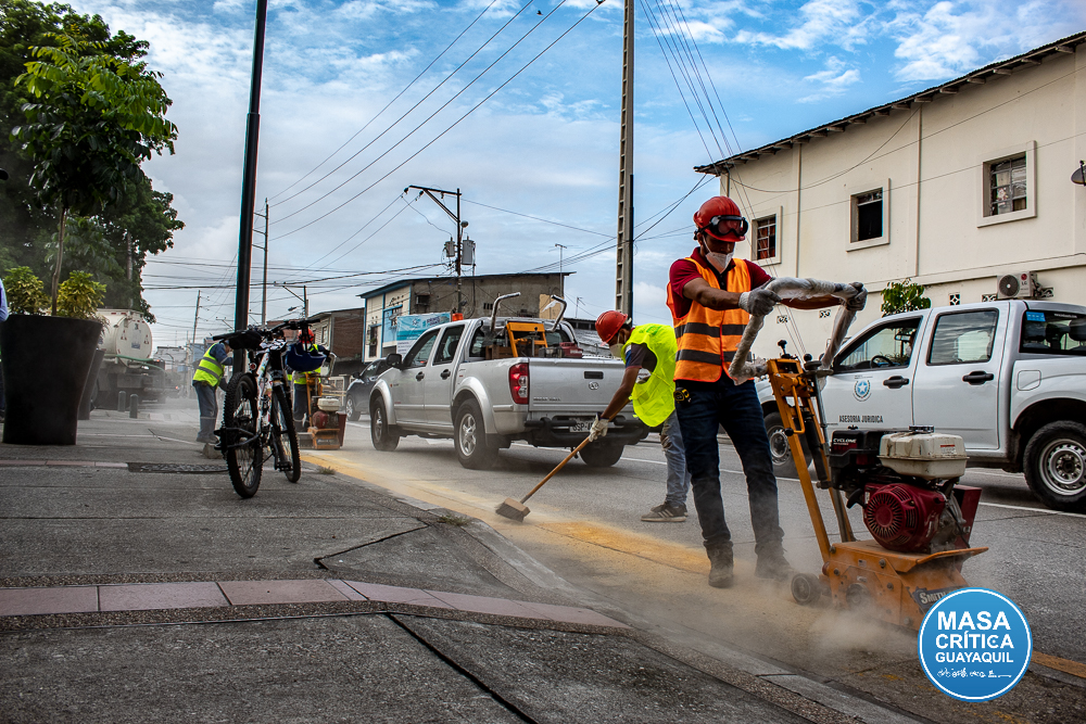 Ciclovía en Guayaquil: Empezaron obras en calles Ismael Pérez Pazmiño y 10 de Agosto