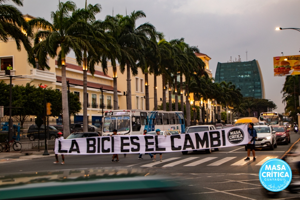 #LaBiciEsElCambio fue el mensaje que difundió Masa Crítica Guayaquil por el Día Mundial sin Auto